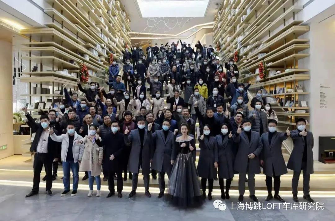 山西全国一百多人在华侨城汉口道6号参观研讨LOFT专利车库技术！